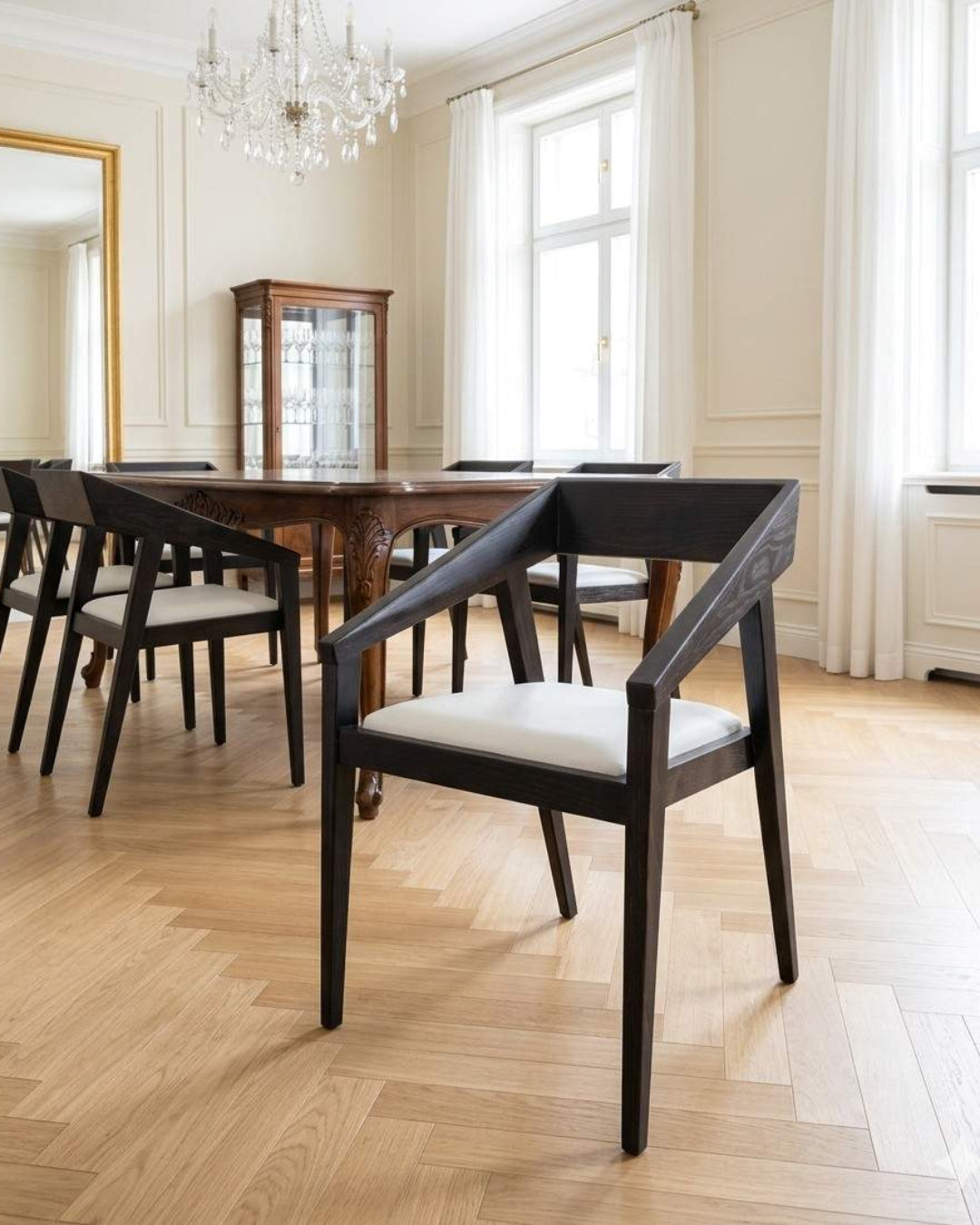 SQUARE DINING CHAIR