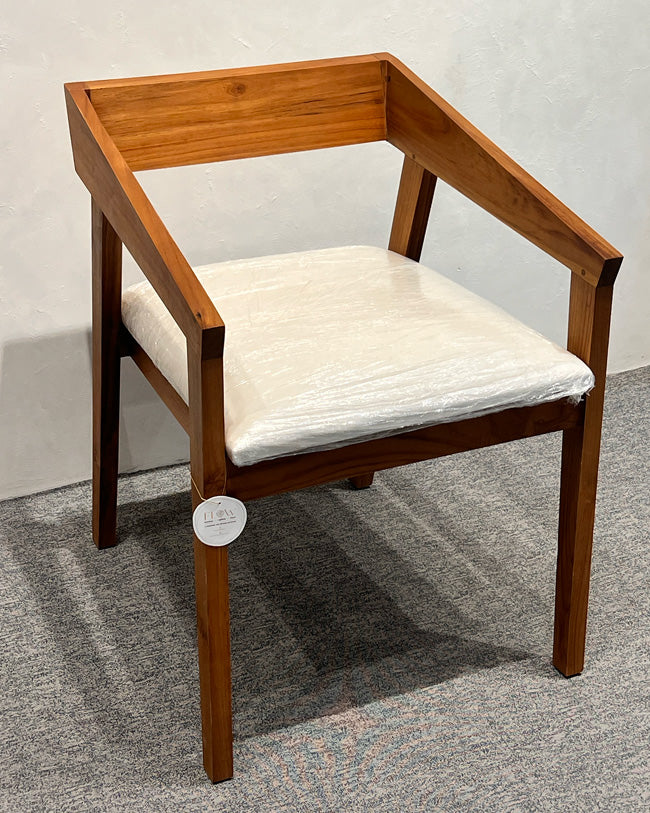 SQUARE DINING CHAIR