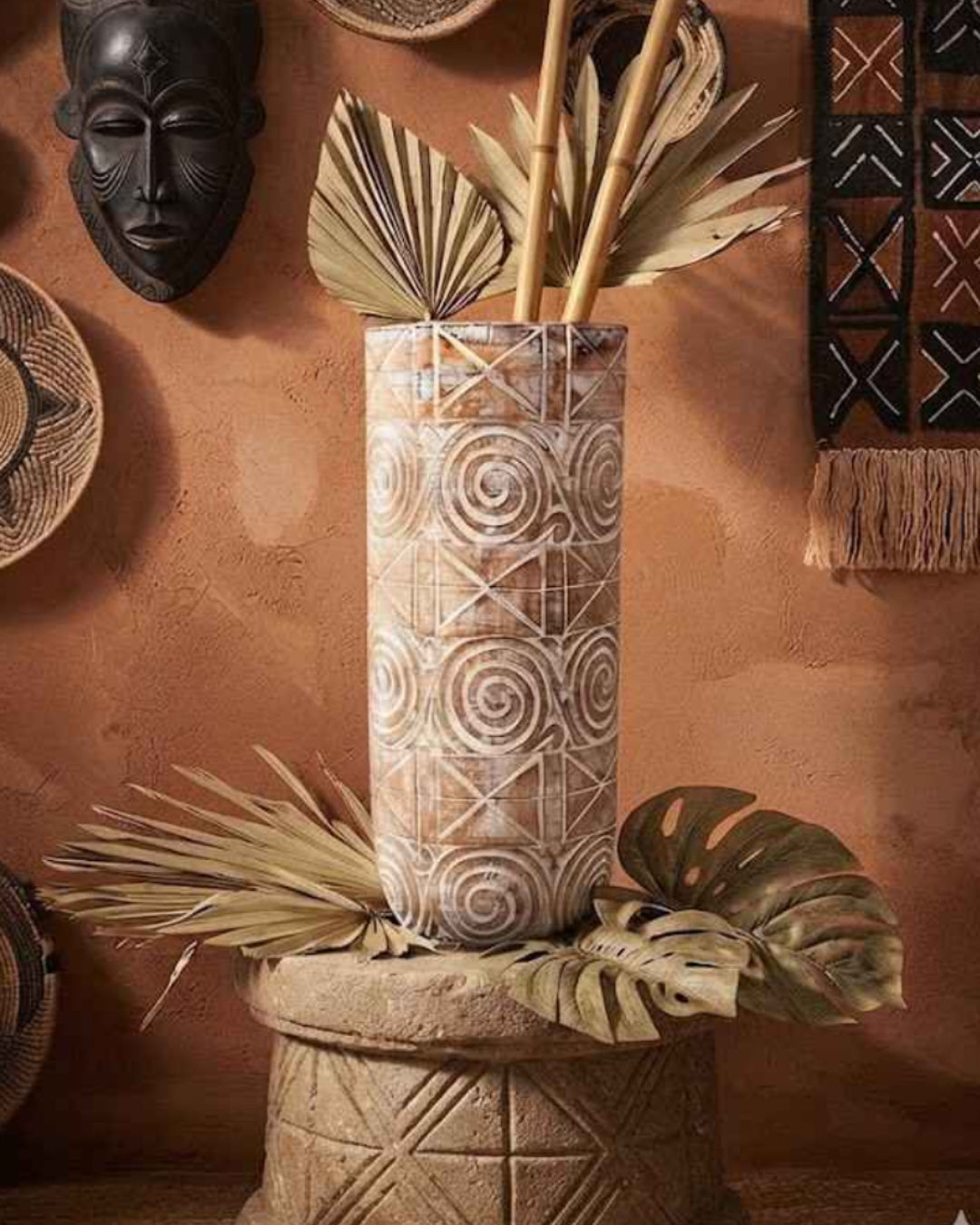 PALM CARVING POT