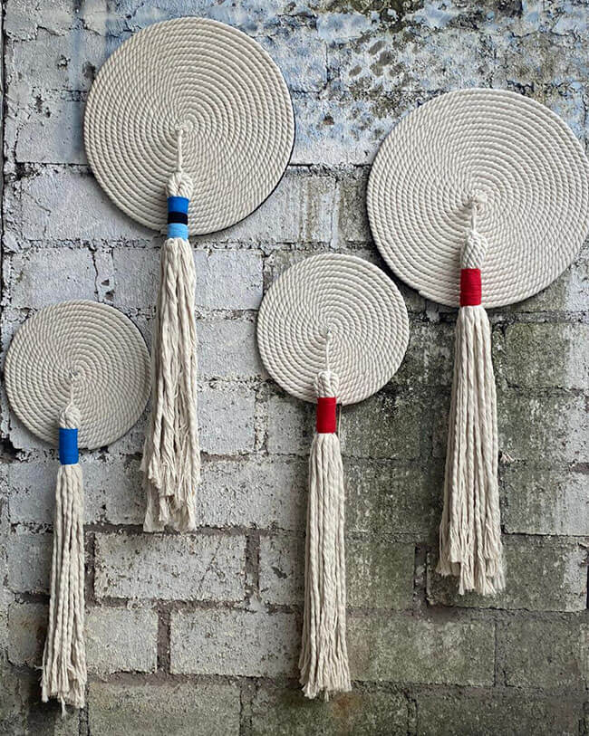 WALL DECOR WITH ROPE AND COLOR TASSEL – FLOW